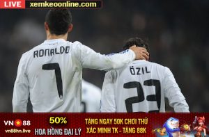 Mesut Ozil len tieng bao ve Cristiano Ronaldo 3