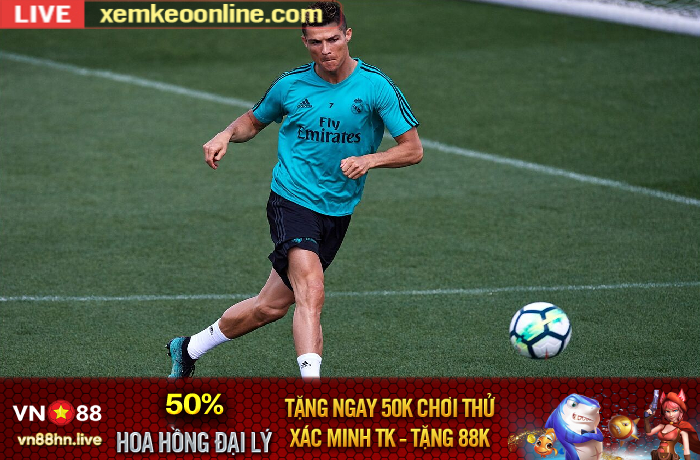 Ronaldo tap luyen tai Real Madrid thay vi ve que nha 1